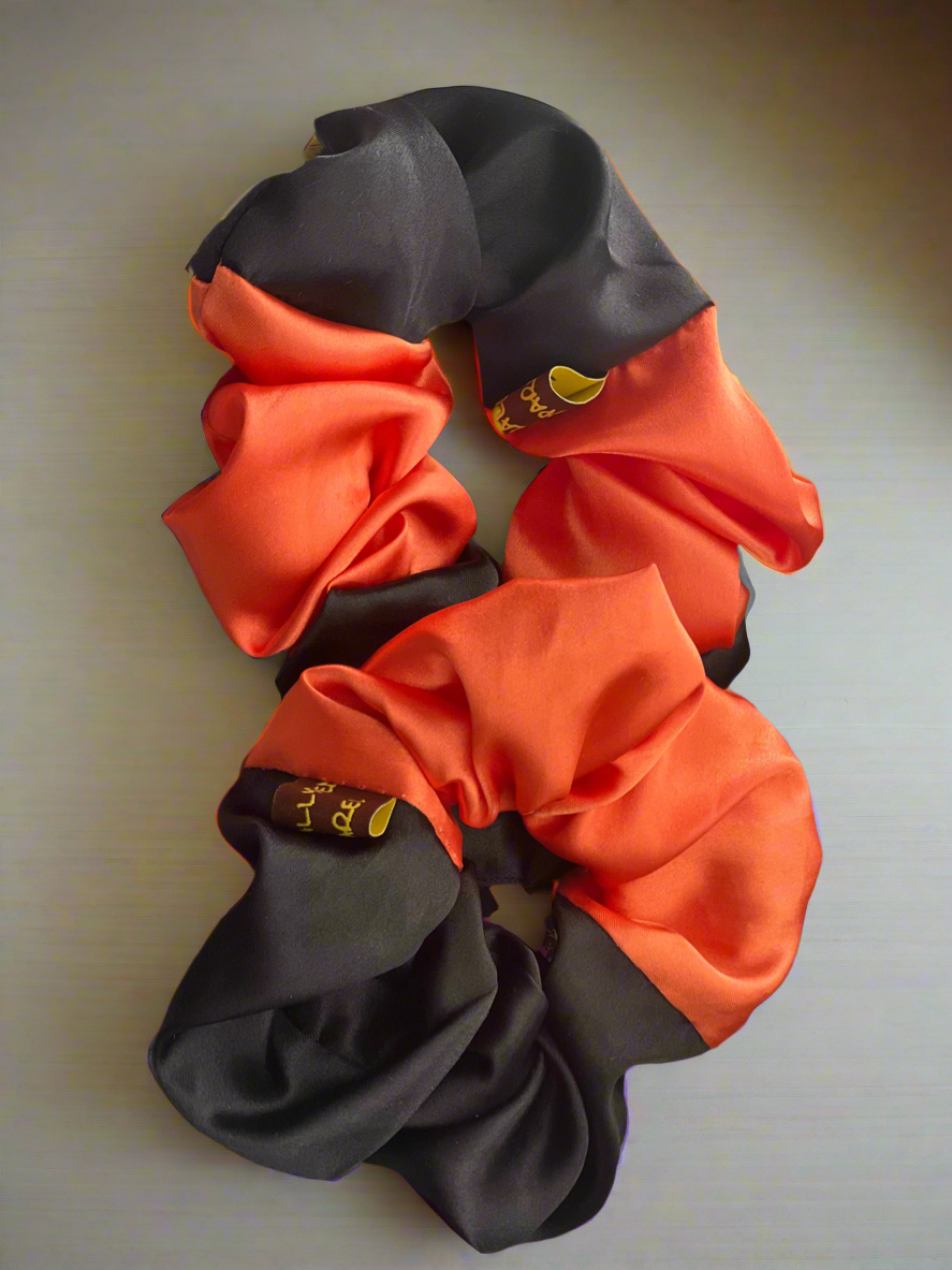 Hallow scrunchie
