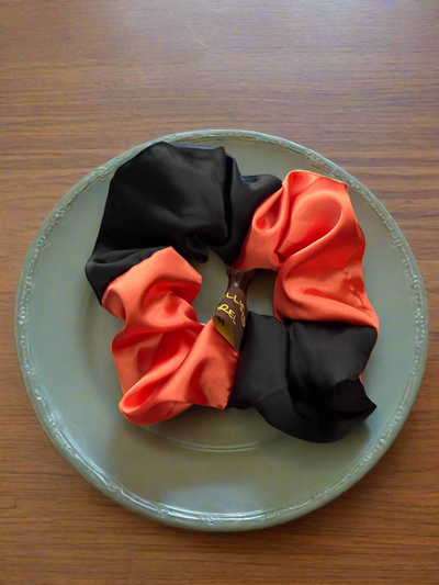 Hallow scrunchie